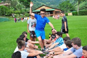 Pais em Apuros - Acampamentos