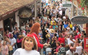 Carnaval Família - Pais em Apuros!
