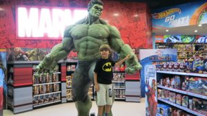 Crianças que pedem para comprar tudo - Pais em Apuros!